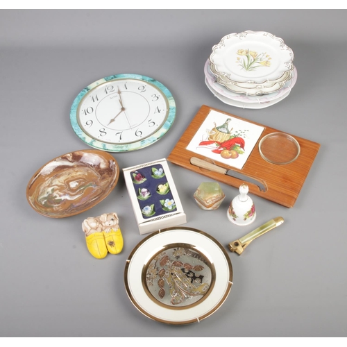 322 - A box of miscellaneous to include Coalport plates, Onyx cigar cutter cutter with paperweight and Roy... 