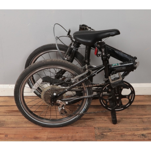 415 - Dahon Speed P8 folding bike in black.