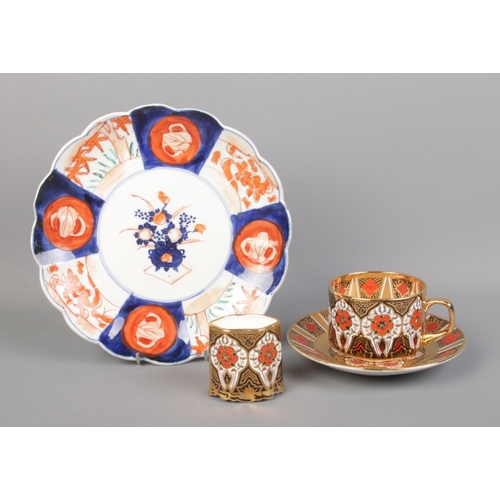 122 - Three pieces of Derbyshire Burtondale ceramics, in the Imari pattern, together with a small Japanese... 