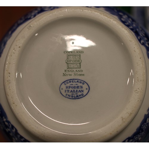 25 - A collection of Copeland Spode Italian ware including tureen, plates, bowls, etc.