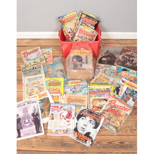 452 - A box of paper comics and magazine. Includes a collection of Dandy, Eagle, Buster, Everybody's, Do i... 