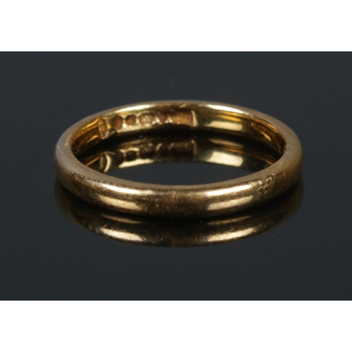 274 - A 22ct Gold wedding band. Size I. Total weight: 2.5g