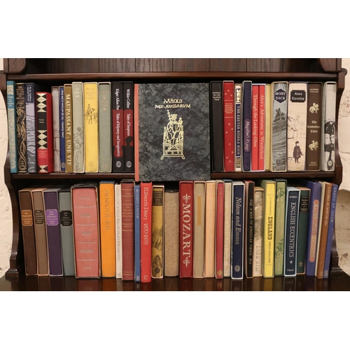 499 - Folio Society; a large collection of novels, mainly in cases. To include: Moby Dick, Herman Melville... 