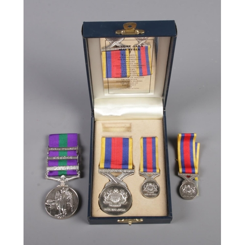 384 - A collection of items and articles relating to 24027911 Private, later Sergeant N.S. Humphrey, Royal... 