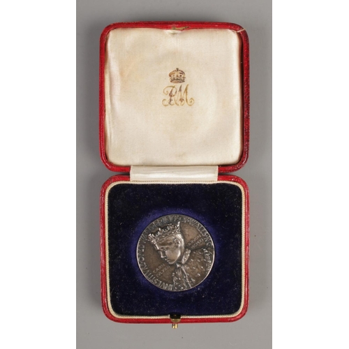 385 - Investiture of Edward Prince of Wales coin/medallion in fitted case.