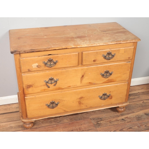 314 - A Pine chest of drawers two small over two large drawers 

Hx83cm
Wx107cm
Dx50cm