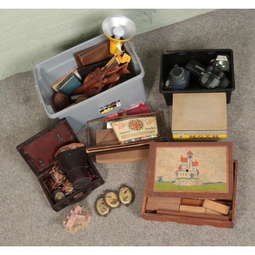 194 - A quantity of mixed collectables including anglepoise lamp, gas mask, various artist equipment, vari... 