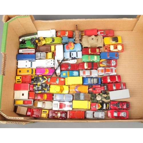 206 - A box of over sixty loose diecast vehicles, mainly Hot Wheels and Matchbox examples.