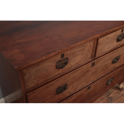 510 - A 19th century mahogany chest of drawers with two short over two long drawers 

Hx85cm 
Wx111cm
Dx54... 