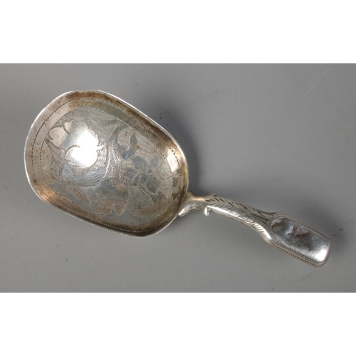 434 - A silver caddy spoon, John Thropp, Birmingham 1826, 8g.