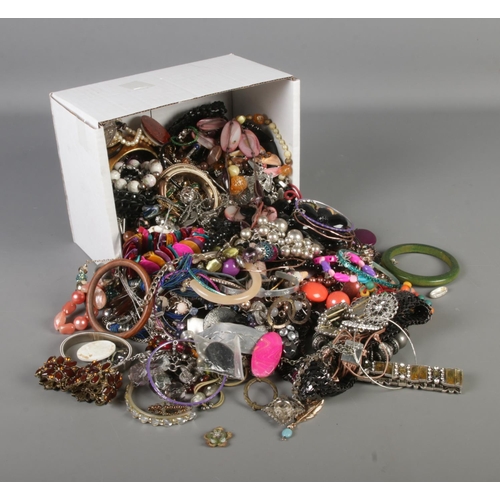 91 - A large quantity of costume jewellery