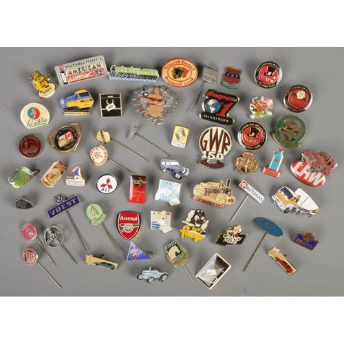 95 - A quantity of vintage pin and stick badges. Includes Wade, Vauxhall Muscle, etc.