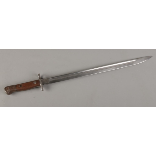 370 - A British 1907 pattern bayonet with 42cm fullered blade. CANNOT POST OVERSEAS