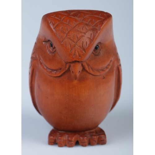 337 - A Japanese carved Netsuke in the form of an owl