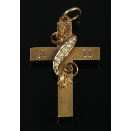 382 - An Edwardian 15ct Gold and pearl crucifix. Engraved A and H to the front. Assayed Birmingham, 1907. ... 