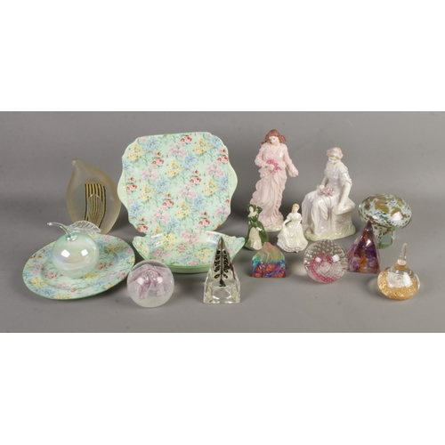 13 - A collection of ceramics and glassware to include three Shelley Melody pattern plates, paperweights ... 