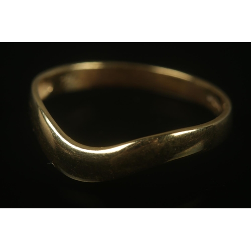 314 - An 18ct gold wishbone ring. Size L, 1.31g.