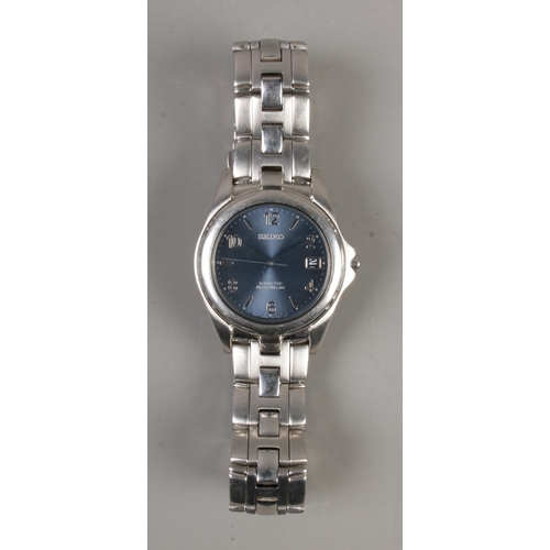 345 - A Seiko kinetic auto relay water resistant men's watch with blue face . Date function. Stainless ste... 