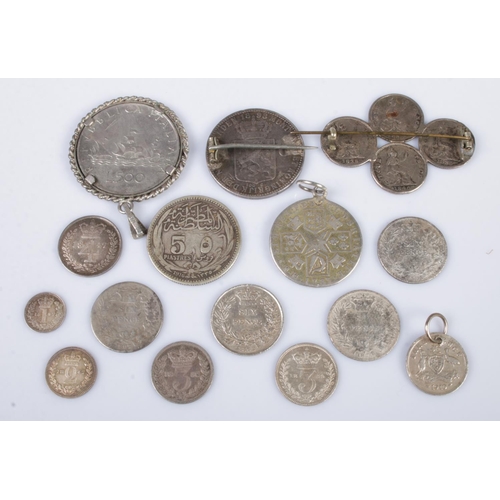 570 - A collection of silver coinage, containing British and World examples. Includes maundy money, 1898 1... 