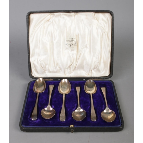 584 - A set of six George V silver teaspoons, in case. Assayed for Sheffield, 1915, by Thomas Bradbury & S... 