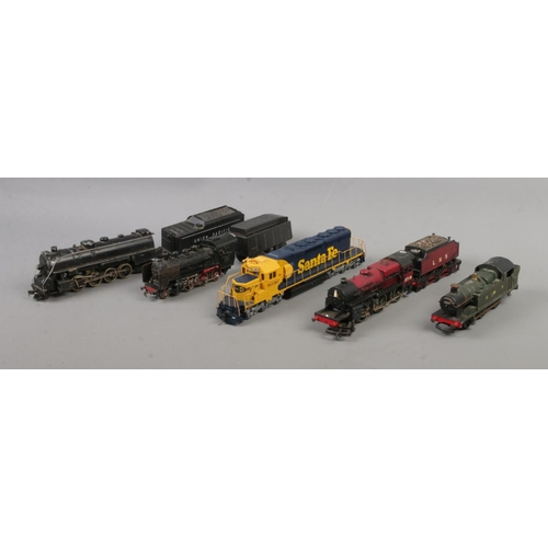 120 - A collection of model railway locomotives to include Kadee Santa Fe, Great Western Railway 6664, Mar... 