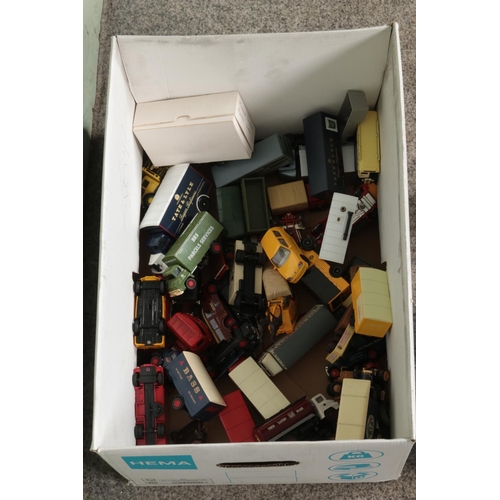 265 - A box containing a good collection of diecast vehicles to include Vanguards, Lesney, Matchbox, Corgi... 