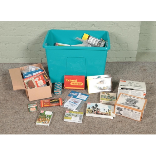 291 - A box of assorted model railway kits to include Bochmann & Kochendorfer, Airfix, Dapol Kitmaster, Bu... 