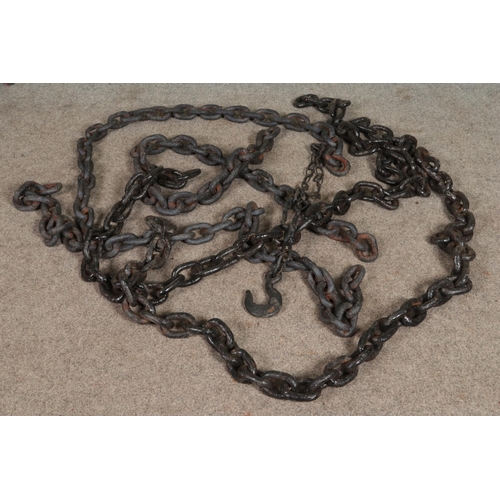 425 - A quantity of large thick cast iron chains