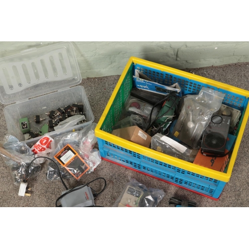 338 - A box of assorted controller and electronics associated with model railway to include Gaugemaster To... 