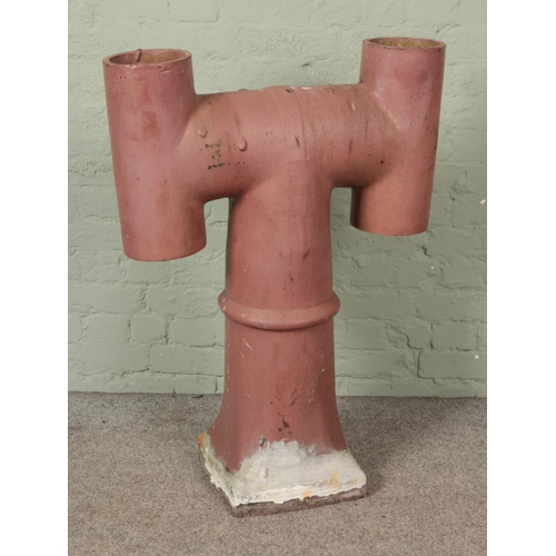 455 - A H shaped clay chimney pot 

Hx101cm