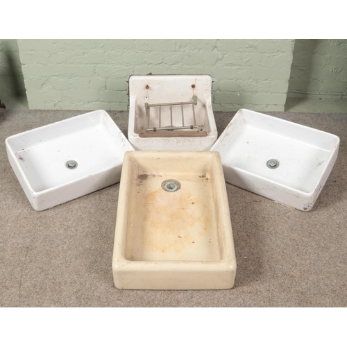 459 - A collection of four ceramic Belfast sinks including Astracast example.