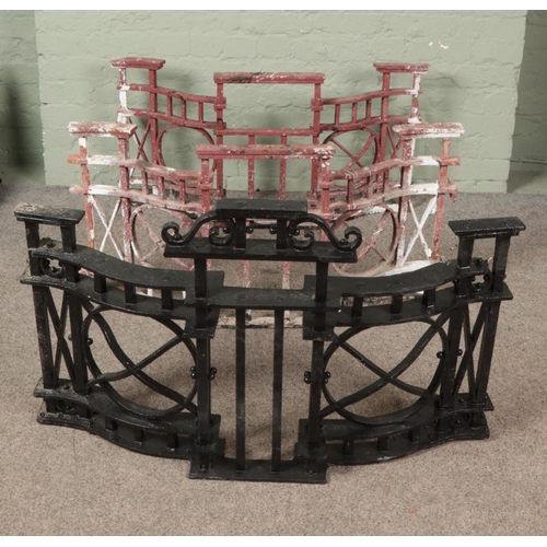 460 - A set of three cast iron Juliet balcony rails 

Hx66cm
Wx106cm
Approximately