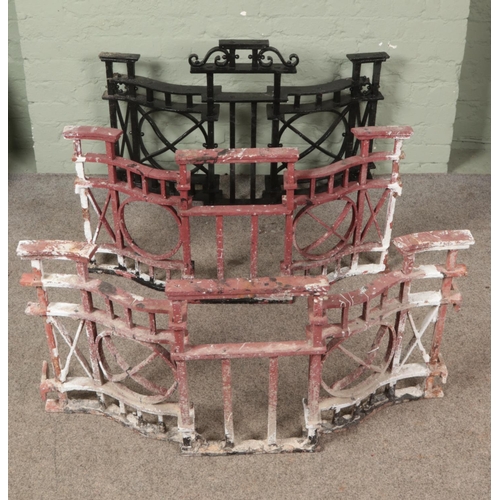 460 - A set of three cast iron Juliet balcony rails 

Hx66cm
Wx106cm
Approximately