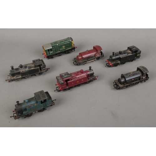 181 - A collection of Hornby and Tri-Ang model railway locomotives to include LMS 7414, D4093, 47606, 4764... 