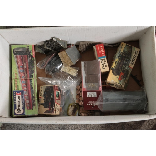 293 - Two boxes of assorted model railway accessories, locomotives, scenery, etc. To include Tri-Ang boxed... 