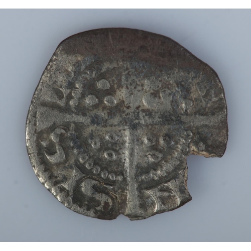 425 - An Edward I silver hammered half penny, notched (1272-1307).