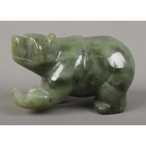 501 - A carved nephrite jade bear.

Length 10.5cm