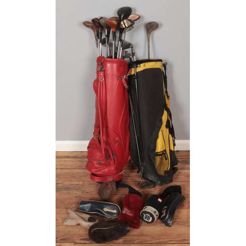 460 - A quantity of vintage golf clubs. Includes Spalding Professional, Ben Hogan, Taylor Made, etc.