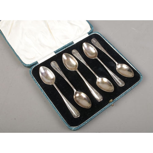 539 - A cased set of six silver teaspoons. Assayed Sheffield 1933 by James Deakin & Sons. 50g