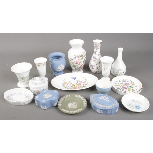 124 - A quantity of ceramics. Includes Wedgwood jasperware, Minton, Royal Albert, Aynsley etc.