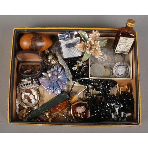 191 - A tray of collectables, coins and costume jewellery. Includes Ronson lighter, gold plated signet rin... 