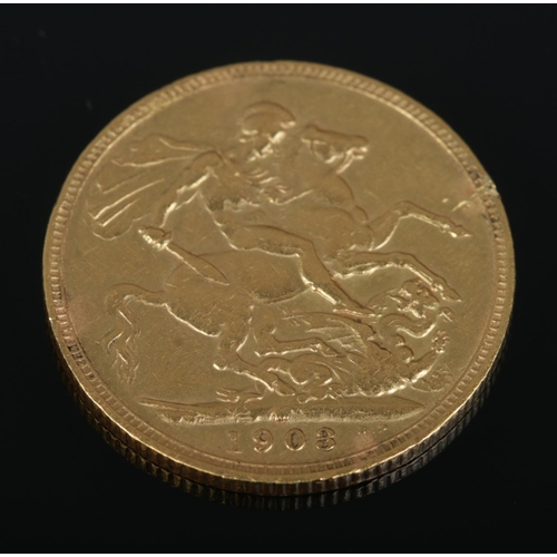 445 - A 1903 Edward VII full sovereign. 7.99g.