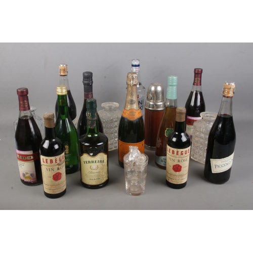 370 - A collection of alcohol including Verve Clicquot Ponsardin, Le Begue Vin Rose, Lambrusco Emilia, Har... 