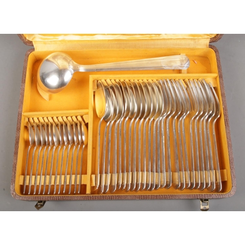 66 - A silver-plated Art Deco set of cutlery in its original canteen, manufactured by the Orfevrerie Apol... 