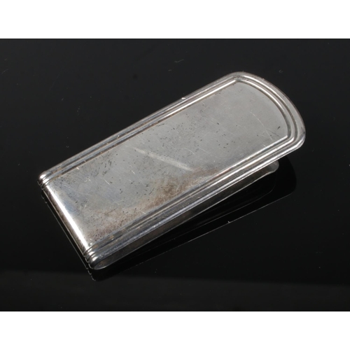 466 - A silver money clip assayed Birmingham 1997 Victoria Silverware Ltd. 18.3g