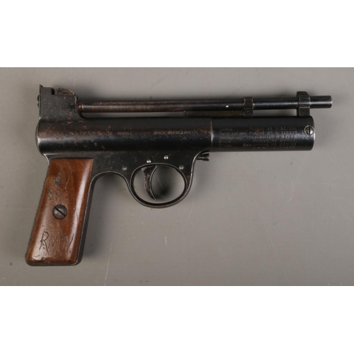 463 - A Webley and Scott Mark 1 .177 cal air pistol, serial number 25833. CANNOT POST OVERSEAS.