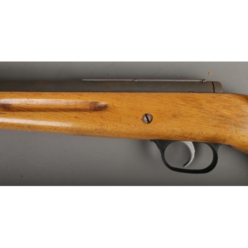 60 - A Diana C27 .22 calibre break barrel air rifle. CANNOT POST.