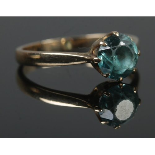 425 - A 9ct Gold solitaire ring, set with large faceted aquamarine stone. Size N½. Total weight: 2.1g