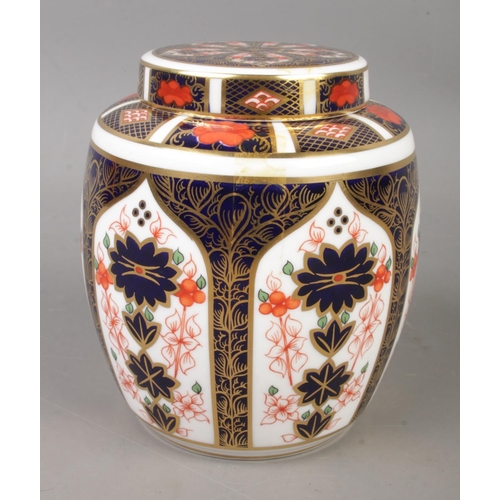 455 - A Royal Crown Derby Imari ginger jar in the 1128 pattern, dated 1995. Approx. height 11.5cm.