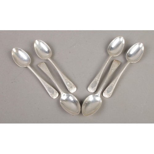 474 - A set of six silver teaspoons, with blank cartouche to the handles. Assayed for London, 1915 by Josi... 